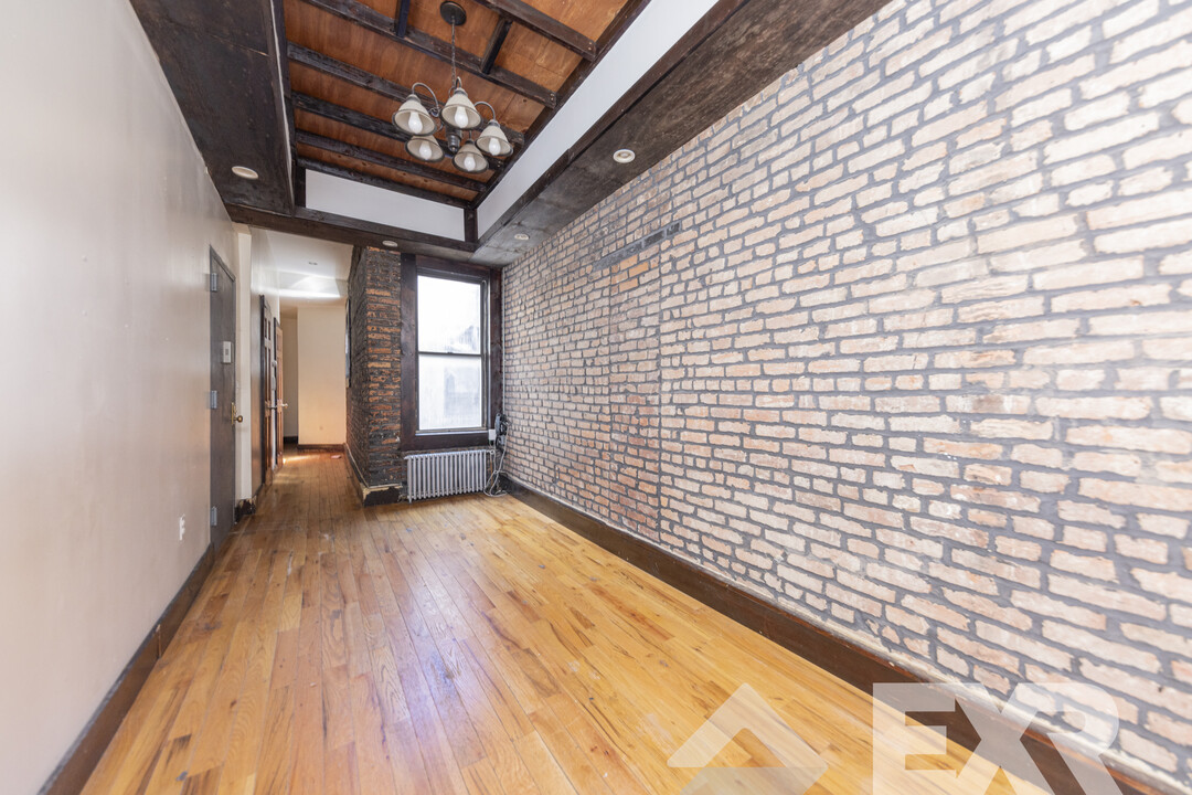 930 Hart St in Brooklyn, NY - Building Photo