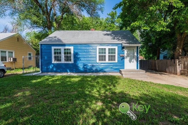 property at 1323 N Terrace Dr