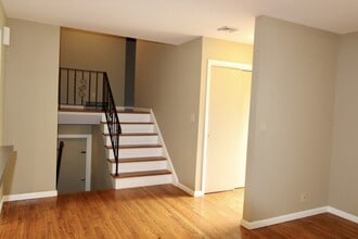 606 Rocky Ridge Rd in Harrison, NY - Building Photo - Building Photo