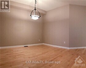 735 Nakina Way in Ottawa, ON - Building Photo - Building Photo