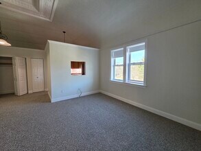 33 Randolph St in Abington, MA - Building Photo - Building Photo