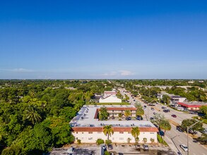 Sand Castle Condos in Margate, FL - Foto de edificio - Building Photo