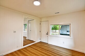 22705 58th Ave W in Mountlake Terrace, WA - Building Photo - Building Photo