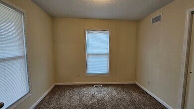 1106 Park St in Salina, KS - Building Photo - Building Photo