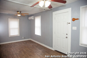 208 Parkview Dr in San Antonio, TX - Building Photo - Building Photo