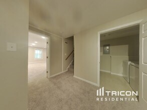 8271 Knighthood Pl in White Plains, MD - Building Photo - Building Photo