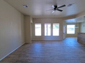 928 Flora Vista Dr in Las Cruces, NM - Building Photo - Building Photo