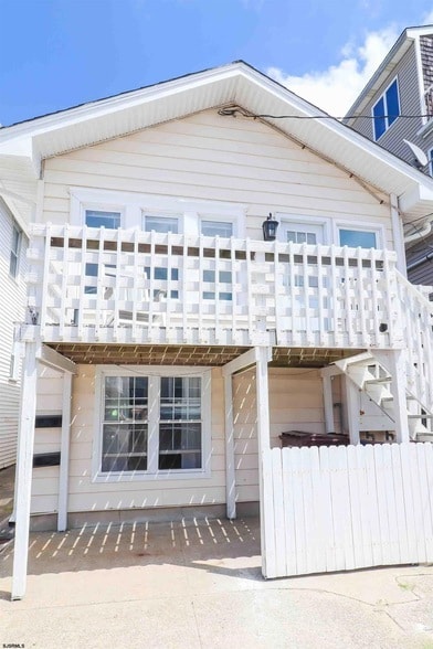 property at 129 N Derby Ave