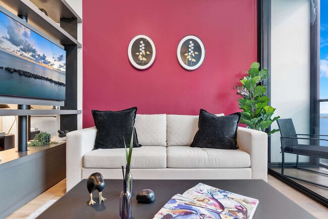 398 NE 5th St in Miami, FL - Foto de edificio - Building Photo