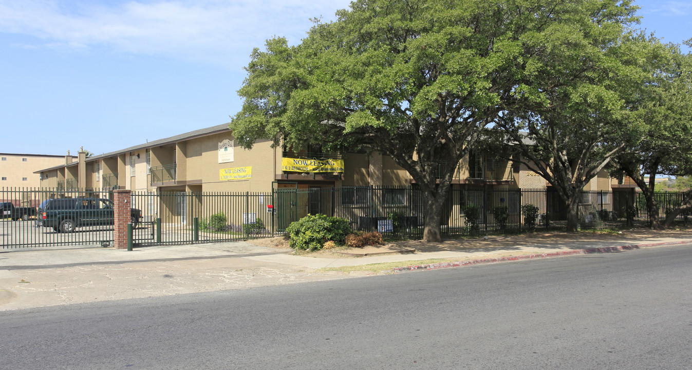 Mesh II in Austin, TX - Building Photo