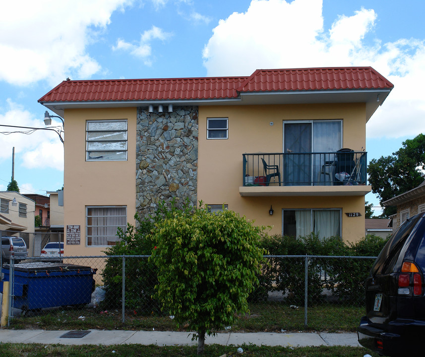 1129 NW 5th St in Miami, FL - Building Photo