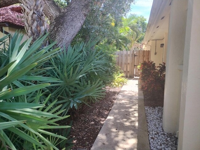 8754 Honeysuckle Way in Cape Canaveral, FL - Building Photo - Building Photo
