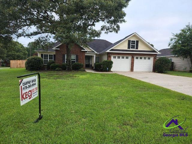 112 Blackstone Court in Kathleen, GA - Building Photo