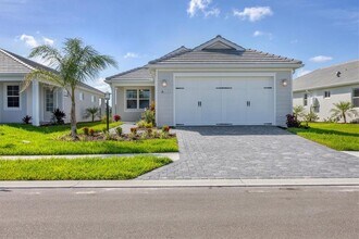 1019 Waterline Ct in Sarasota, FL - Building Photo - Building Photo