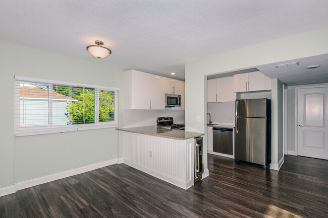 Carlyle Flats in Tampa, FL - Building Photo - Building Photo
