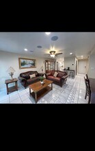7651 Reseda Blvd in Los Angeles, CA - Building Photo - Building Photo