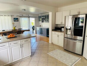 8 Pahee Pl in Kahului, HI - Building Photo - Building Photo