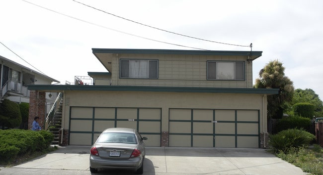 220-226 Flanders Ct in Hayward, CA - Foto de edificio - Building Photo