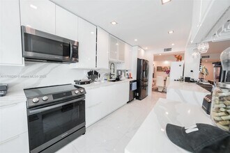 18071 Biscayne Blvd, Unit # 901 in Aventura, FL - Foto de edificio - Building Photo