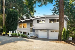 16415 Burke Ave N in Shoreline, WA - Building Photo