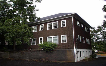 Sellwood House in Portland, OR - Building Photo - Building Photo