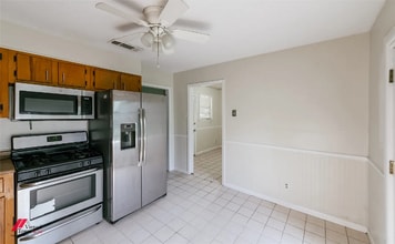 1913 Lee St in Bossier City, LA - Foto de edificio - Building Photo