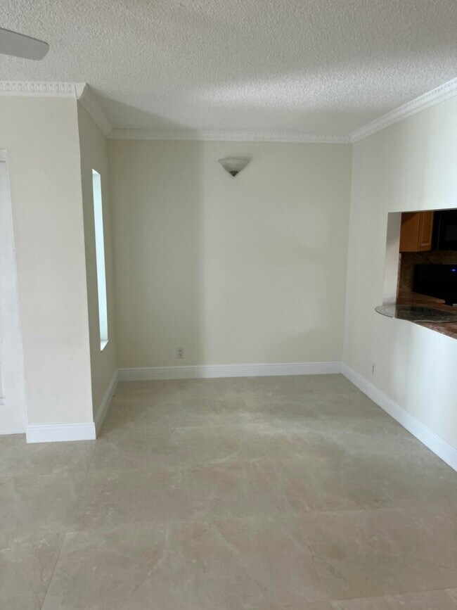 1012 Green Pine Blvd in West Palm Beach, FL - Building Photo - Building Photo