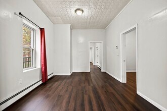 81 Franklin St in Paterson, NJ - Foto de edificio - Building Photo