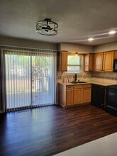 1210 SE 3rd Ter, Unit A in Lee's Summit, MO - Foto de edificio - Building Photo