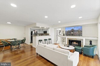 6601 Thackwell Way in Alexandria, VA - Building Photo - Building Photo