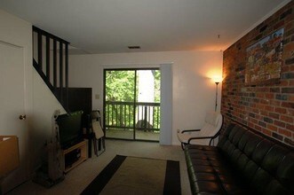2 Bed/1 Bath Townhouse in Columbus, OH - Building Photo - Building Photo
