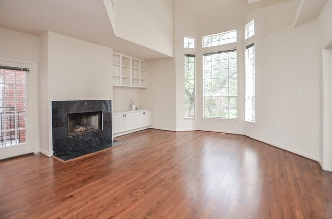 1909 Branard St in Houston, TX - Building Photo - Building Photo