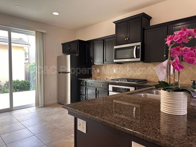 3672 Etchings Way in Clovis, CA - Building Photo - Building Photo