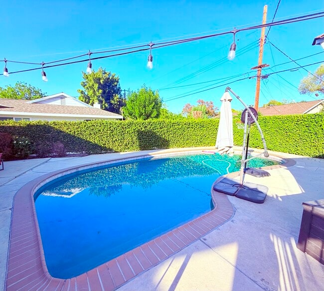6424 Penfield Ave in Los Angeles, CA - Building Photo - Building Photo