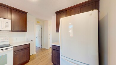 8 Haven St in Medway, MA - Building Photo - Building Photo