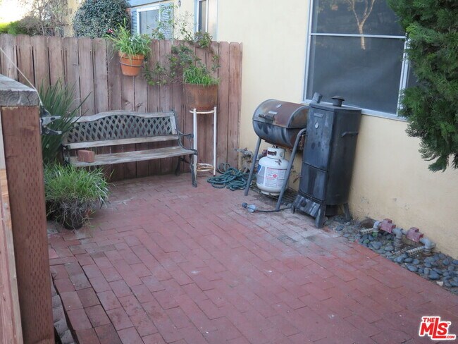 3603 Mentone Ave in Los Angeles, CA - Building Photo - Building Photo