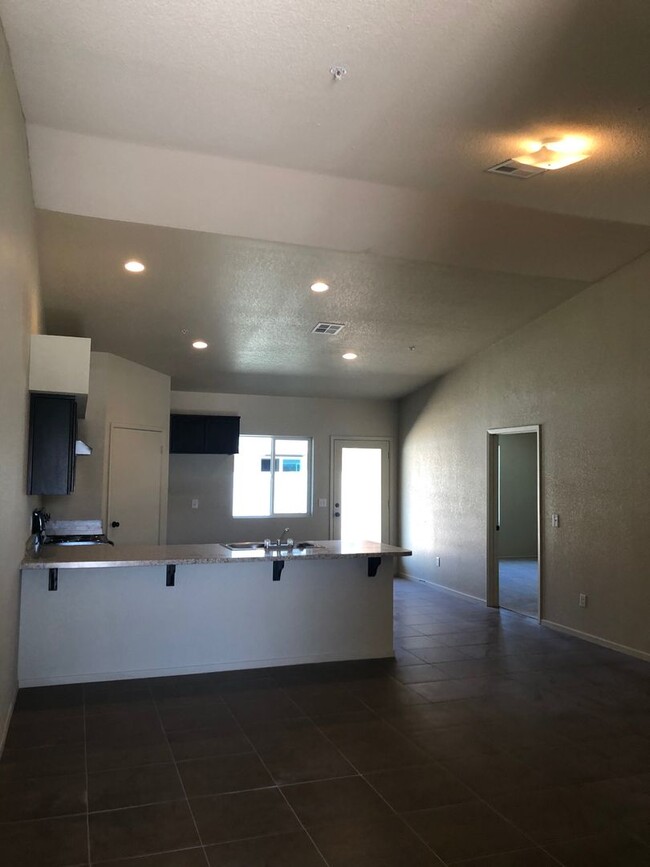 7328 E 39th Pl in Yuma, AZ - Building Photo - Building Photo