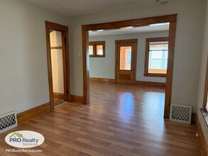 100 W 36th St in Minneapolis, MN - Building Photo - Building Photo