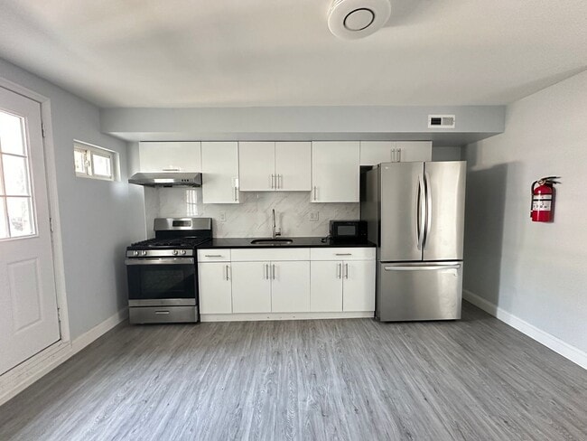 property at 915 Washington Ave