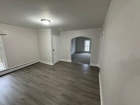 8 Foote St, Unit Upper in Auburn, NY - Building Photo