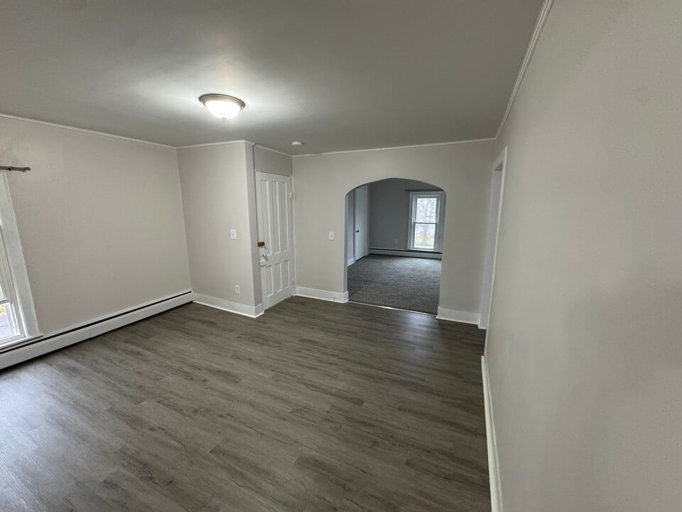 8 Foote St, Unit Upper in Auburn, NY - Foto de edificio