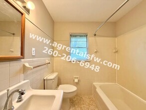 14901 Illinois Rd in Fort Wayne, IN - Building Photo - Building Photo