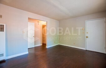 954 St Charles Ave NE-Unit -02 in Atlanta, GA - Building Photo - Building Photo