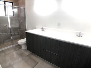 497 SW 91st Ct in Miami, FL - Building Photo - Building Photo