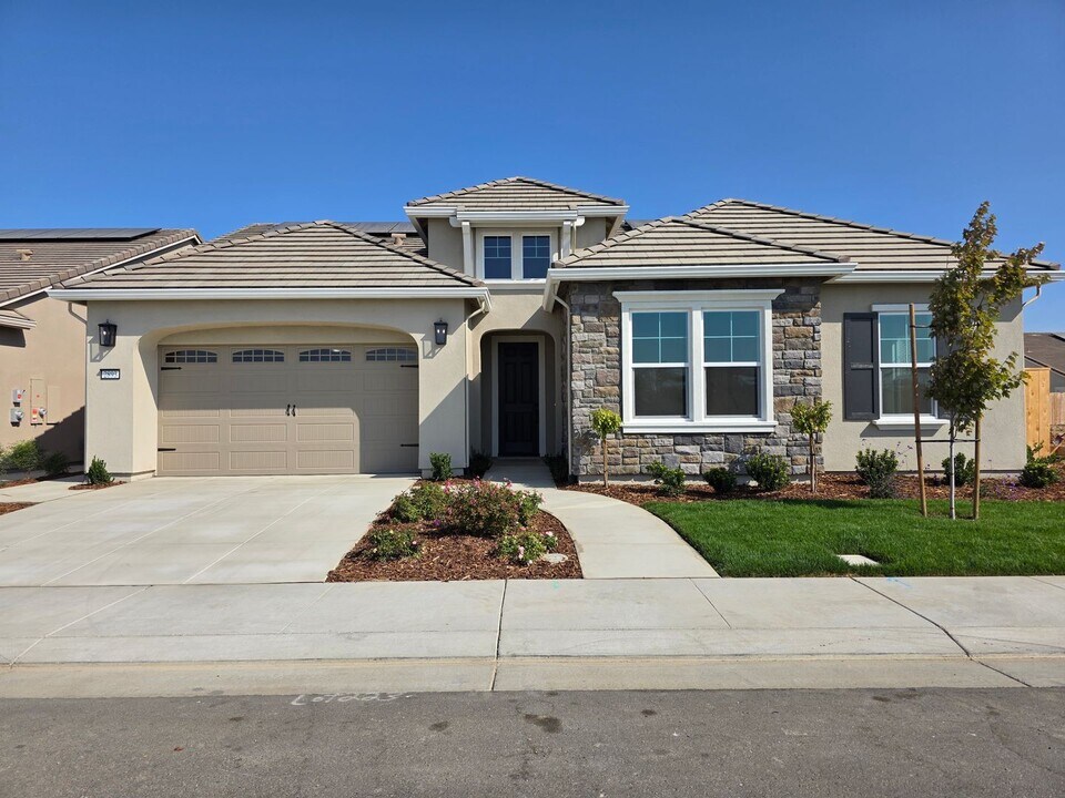2893 Hickory Ln in Lodi, CA - Building Photo