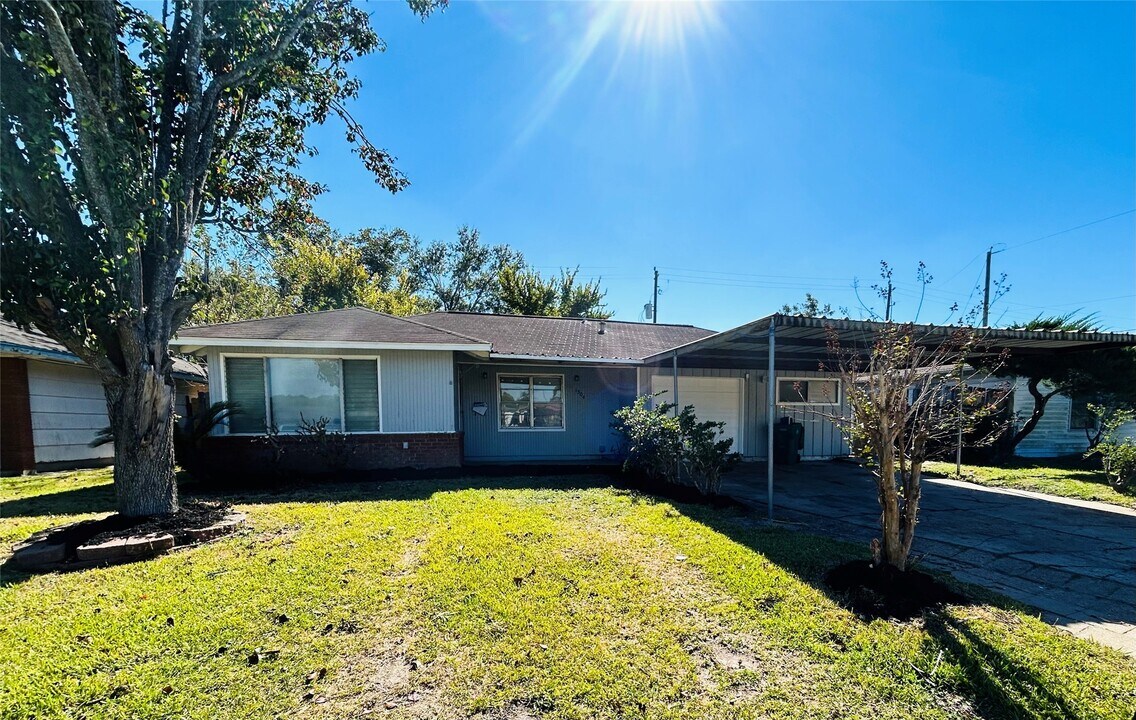 1504 Greenbriar Ave in Pasadena, TX - Building Photo