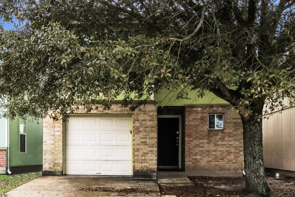 4963 S Cancun in Houston, TX - Foto de edificio