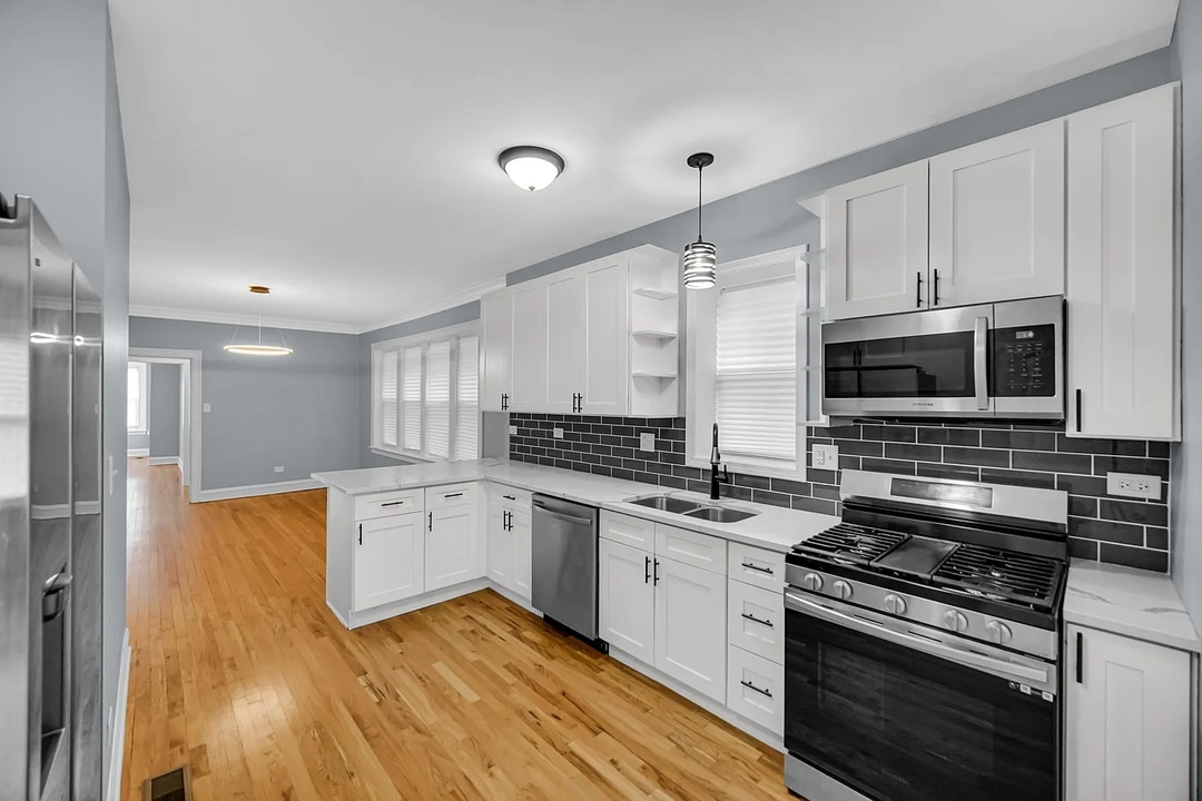7728 S Bishop St, Unit Apt 1 in Chicago, IL - Building Photo