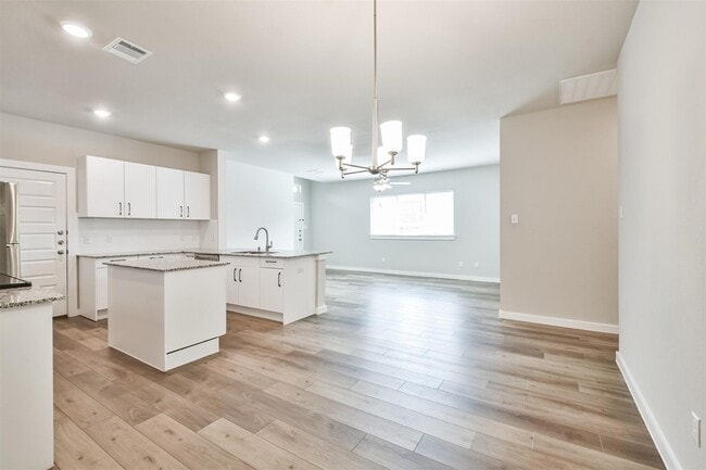 property at 25508 Starling Ln