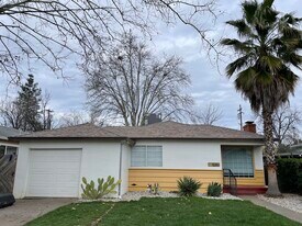 1030 Lincoln St in Redding, CA - Building Photo